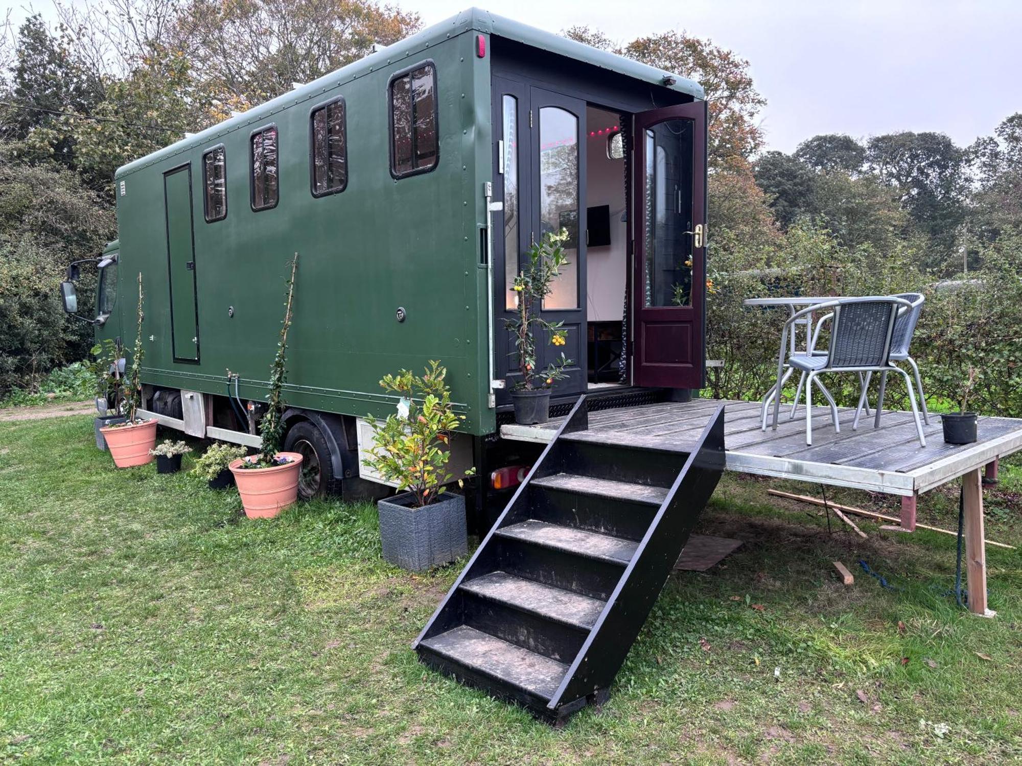 Quex Livery Glamping Берчингтон Экстерьер фото